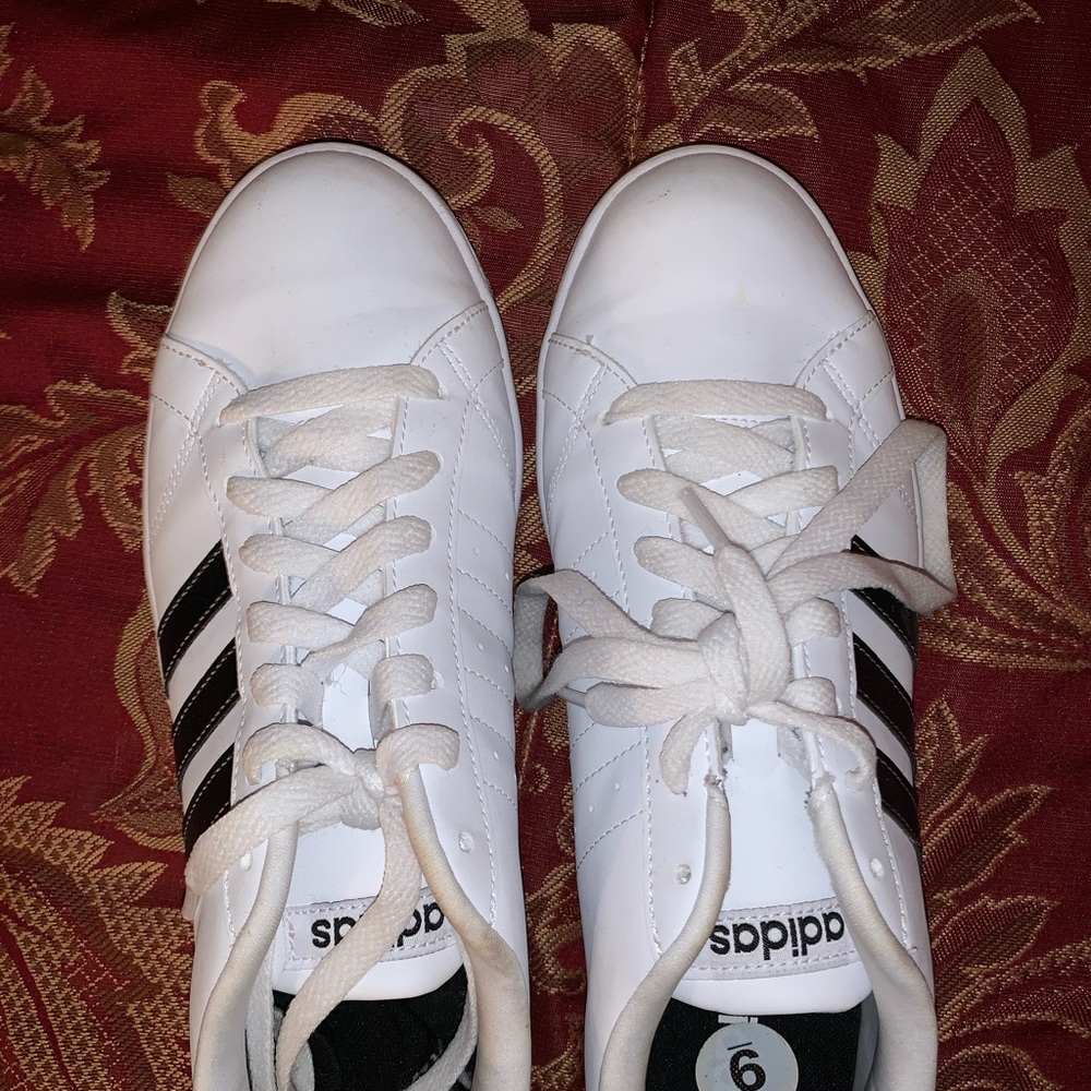 Adidas shoes - Picture 4 of 4